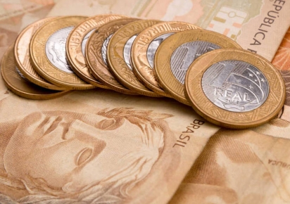 Brasil registra superávit de US$32 mi nas transações correntes em setembro Brasil registra superávit de US$32 mi nas transações correntes em setembro