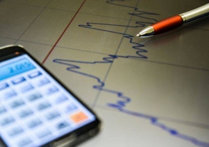 Governo corta projeção para PIB em 2019 pela metade, a 0,81 Governo corta projeção para PIB em 2019 pela metade, a 0,81