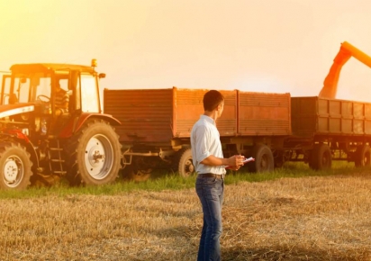 Vendas de máquinas agrícolas crescem 35,3 em outubro na comparação anual Vendas de máquinas agrícolas crescem 35,3 em outubro na comparação anual